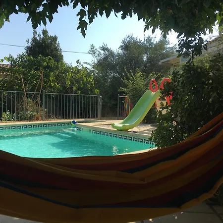Дом отдыха Maison De Avec Piscine *