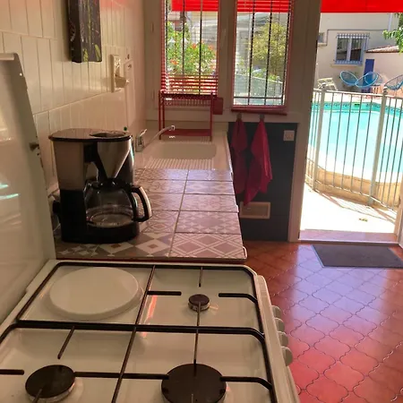 Дом отдыха Maison De Avec Piscine